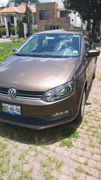 foto Volkswagen Polo Hatchback Comfortline usado (2015) color Marrón precio $125,000