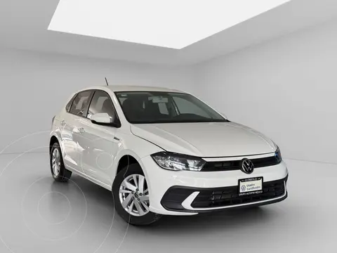 Volkswagen Polo Hatchback Comfortline usado (2024) color Blanco precio $329,000