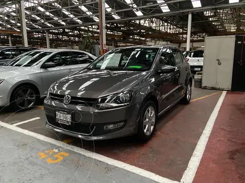 Volkswagen Polo Hatchback Highline usado (2014) color Gris Metalico financiado en mensualidades(enganche $62,000 mensualidades desde $5,500)