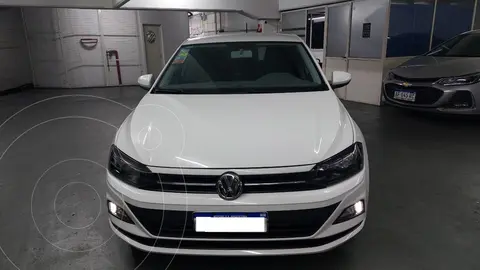 foto Volkswagen Polo Comfortline usado (2018) color Blanco precio $4.150.000
