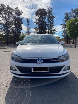 foto Volkswagen Polo Comfortline usado (2018) color Blanco precio $2.850.000