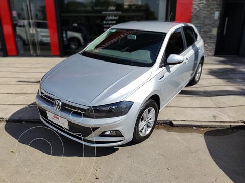 foto Volkswagen Polo Comfortline usado (2020) color Plata precio $3.905.000