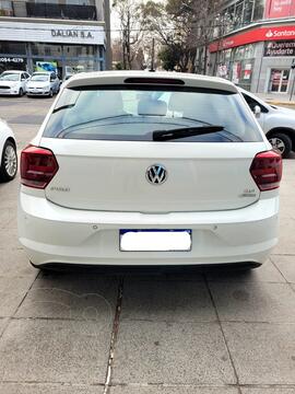 Volkswagen Polo Comfortline usado (2018) color Blanco Candy precio $3.350.000
