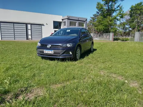 Volkswagen Polo Classic 1.6 Trendline usado (2019) color Azul precio $19.900.000