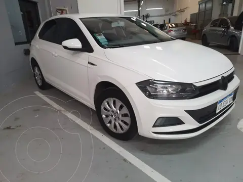 Volkswagen Polo Comfortline usado (2019) color Blanco financiado en cuotas(anticipo $2.000.000 cuotas desde $220.000)