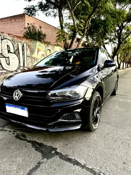 Volkswagen Polo Comfortline usado (2019) color Negro Profundo financiado en cuotas(anticipo $3.500.000)