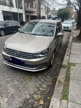 Volkswagen Polo Comfortline Tiptronic usado (2016) color Beige precio $17.500.000