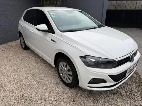 Volkswagen Polo Classic 1.6 Trendline usado (2019) color Blanco precio $18.800.000