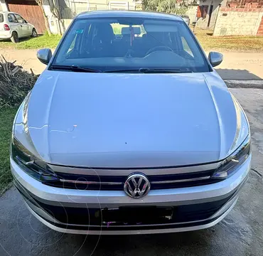 Volkswagen Polo Comfortline usado (2018) color Plata precio $22.000.000
