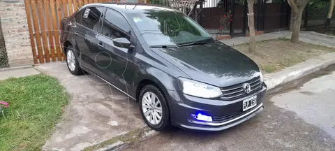 Volkswagen Polo Comfortline usado (2015) color Azul Noche precio $3.100.000
