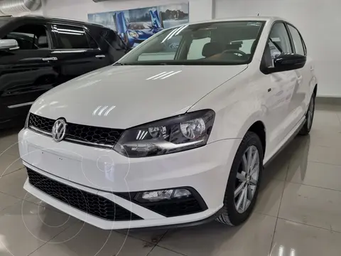 Volkswagen Polo 1.6L Base 4P usado (2022) color Blanco precio $290,000