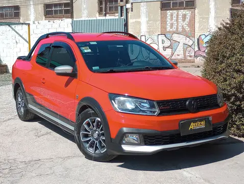 Volkswagen Saveiro 1.6 Cabina Doble Pack High usado (2018) color Rojo financiado en cuotas(anticipo $12.000.000)