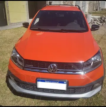 foto Volkswagen Saveiro 1.6 Cross usado (2017) color Naranja precio $6.900.000