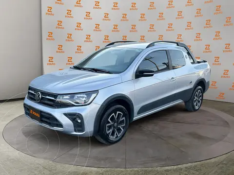 Volkswagen Saveiro Extreme usado (2024) color Plata financiado en mensualidades(enganche $87,978 mensualidades desde $10,576)