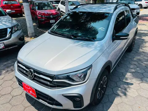 Volkswagen Saveiro Extreme usado (2024) color Plata financiado en mensualidades(enganche $95,944 mensualidades desde $8,522)