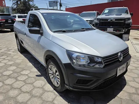 Volkswagen Saveiro Robust usado (2023) color Plata financiado en mensualidades(enganche $64,500 mensualidades desde $5,446)
