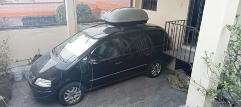 foto Volkswagen Sharan 1.8L Comfortline Doble Clima usado (2008) color Negro precio $98,000