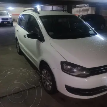 Volkswagen Suran 1.6 Comfortline usado (2014) color Blanco Cristal precio $10.200.000