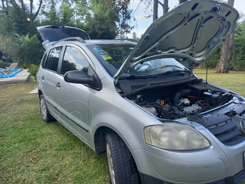 Volkswagen Suran 1.6 Comfortline usado (2010) color Gris precio u$s7.700
