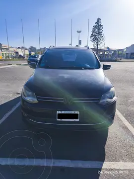 Volkswagen Suran 1.6 Highline usado (2013) color Negro precio u$s8.500