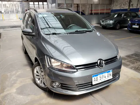 Volkswagen Suran 1.6 Highline usado (2017) color Gris precio $18.000.000