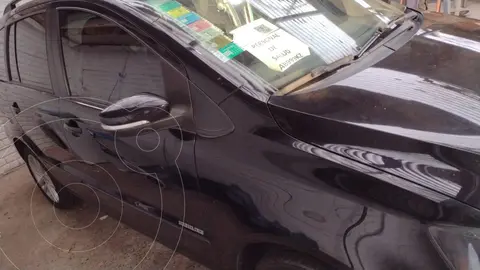 Volkswagen Suran 1.6 Highline usado (2017) color Negro precio u$s11.500