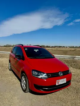 Volkswagen Suran 1.6 Highline usado (2012) color Rojo precio $11.900.000