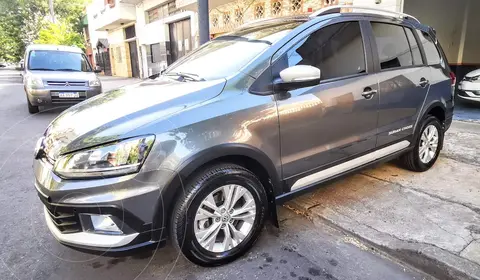 foto Volkswagen Suran Cross 1.6 Highline usado (2017) color Gris precio $4.650.000