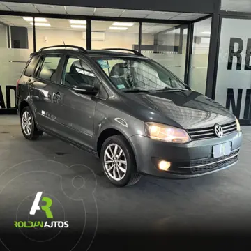 Volkswagen Suran 1.6 Highline I-Motion usado (2014) color Gris financiado en cuotas(anticipo $8.000.000)