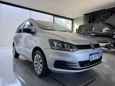 Volkswagen Suran 1.6 Highline usado (2016) color Plata Reflex precio $18.000.000
