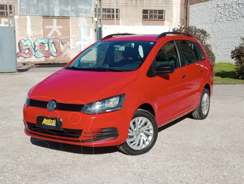 Volkswagen Suran 1.6 Comfortline usado (2018) color Rojo Tornado precio $15.600.000