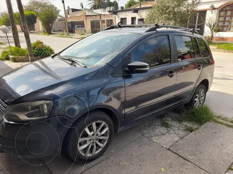 Volkswagen Suran Cross 1.6 Highline usado (2013) color Gris Oscuro precio $11.000.000