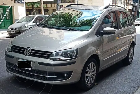 Volkswagen Suran 1.6 Highline I-Motion usado (2015) color Gris Off-Road financiado en cuotas(anticipo $1.000.000 cuotas desde $197.000)