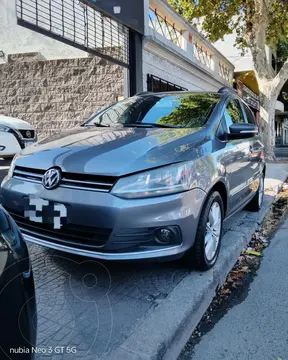 Volkswagen Suran 1.6 Trendline usado (2015) color Gris Vulcano precio $14.300.000