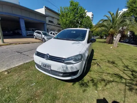 Volkswagen Suran 1.6 Trendline usado (2014) color Gris precio $13.500.000