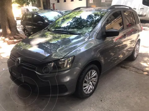 foto Volkswagen Suran 1.6 Comfortline usado (2017) color Gris precio $2.800.000