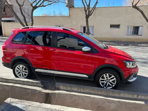 foto Volkswagen Suran Cross 1.6 Highline usado (2015) color Rojo precio u$s10.500