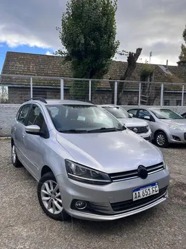 Volkswagen Suran 1.6 Highline usado (2015) color Gris precio $16.000.000