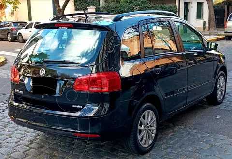 Volkswagen Suran 1.6 Highline usado (2015) color Negro precio u$s9.900