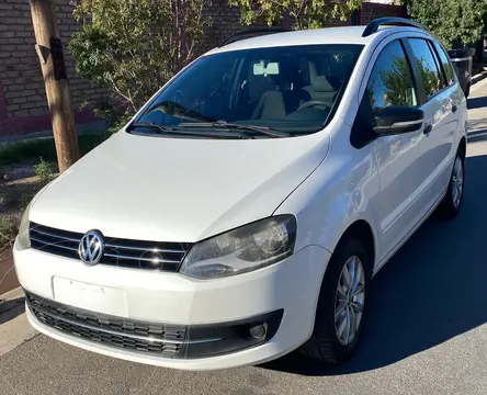 Volkswagen Suran 1.6 Trendline usado (2014) color Blanco precio $14.200.000