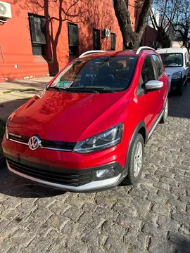 Volkswagen Suran Cross 1.6 Highline usado (2018) color Rojo Tornado precio $18.000.000