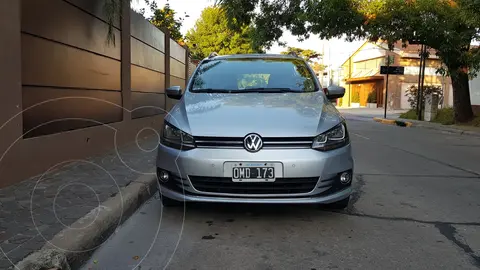 Volkswagen Suran 1.6 Highline I-Motion usado (2015) color Plata Reflex precio $17.000.000