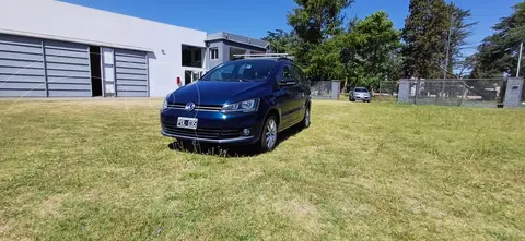 Volkswagen Suran 1.6 Comfortline usado (2016) color BORDO precio $13.500.000