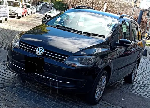 Volkswagen Suran 1.6 Highline usado (2015) color Negro precio u$s8.500