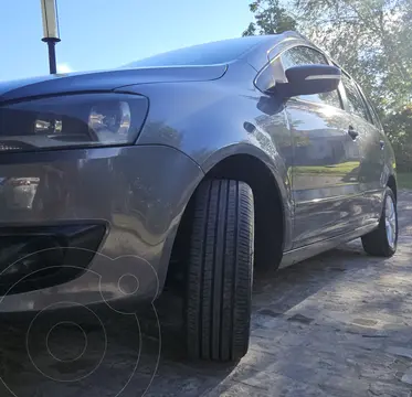 Volkswagen Suran 1.6 Trendline usado (2014) color Gris Vulcano precio $13.000.000