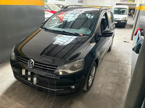 Volkswagen Suran 1.6 Highline usado (2014) color Negro Universal precio $12.900.000