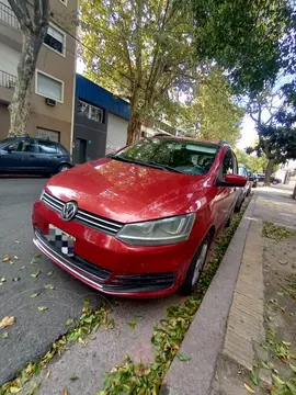 Volkswagen Suran 1.6 Comfortline usado (2015) color Rojo Tornado precio $10.500.000