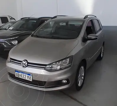 Volkswagen Suran 1.6 Highline usado (2017) color Beige Arena precio $18.000.000