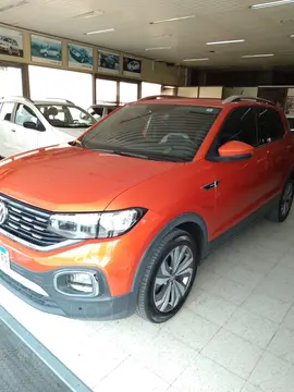 Volkswagen T-Cross Highline Aut usado (2020) color Naranja precio $30.000.000