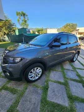 Volkswagen T-Cross Trendline usado (2020) color Gris precio $24.300.000